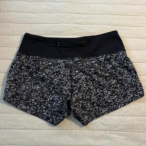 Lululemon Size 4 Speed Shorts Black White Print Running Workout Athletic 4” - Picture 2 of 3